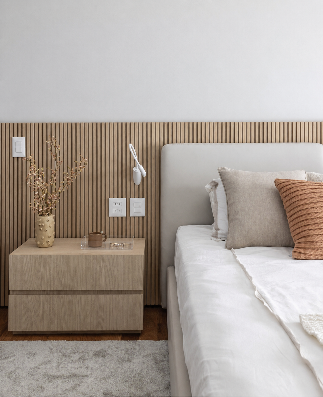 Mueble a medida - Respaldo de cama con veladores flotantes